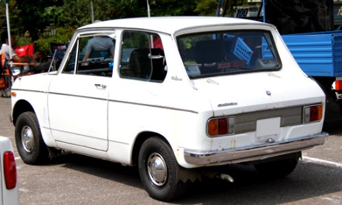 1969-1970_Daihatsu_Fellow_Custom,_rear