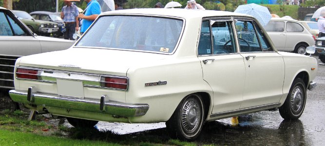1968-1969_Nissan_Skyline_Sedan_1500_Family_Deluxe_rear