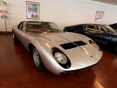 1971_Lamborghini_Miura_SV_385hp_V12,_4L_p5