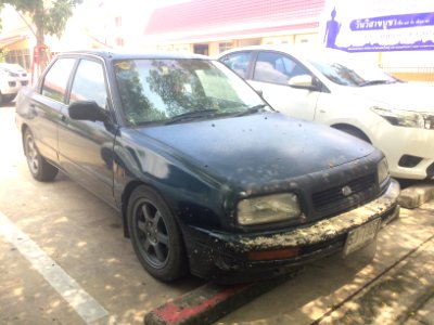 1993-1994_Daihatsu_Applause_(A101)_1.6_Xi_Liftback_(13-05-2018)_02