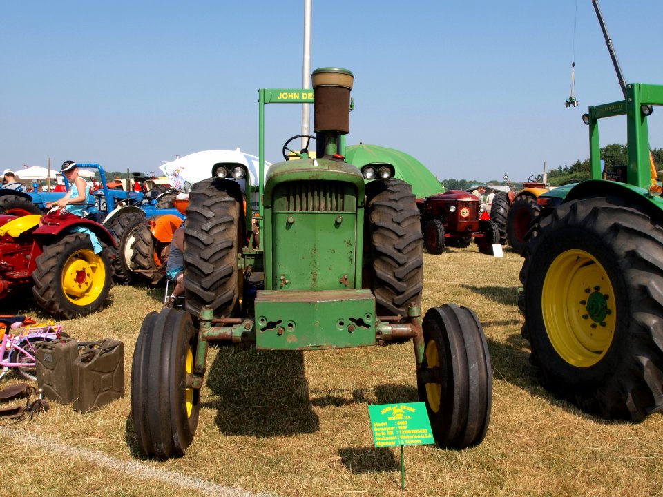 1967_John_Deere_model_4020_pic1