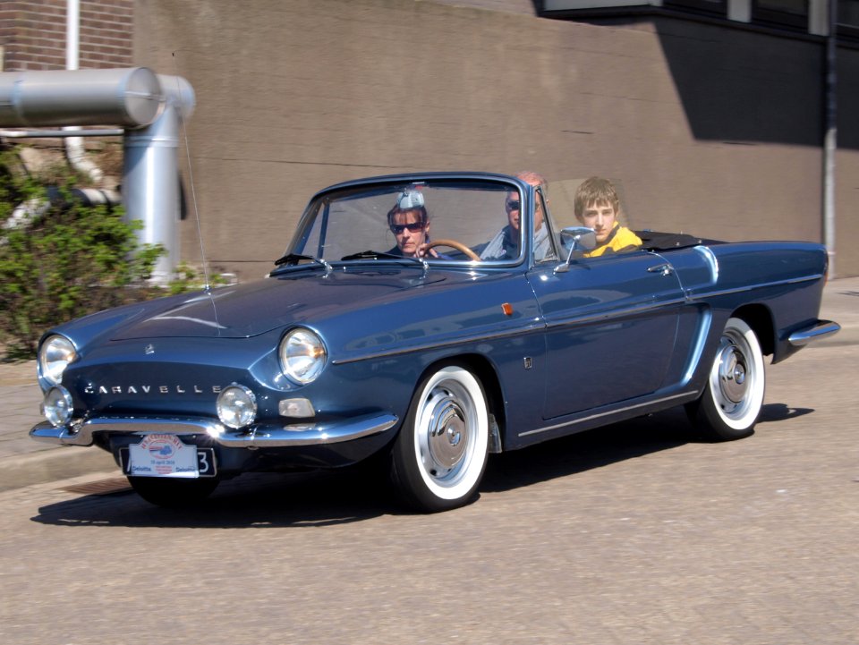 1968_Renault_R_1133_Caravelle,_Dutch_licence_registration_AH-57-43,_pic_2