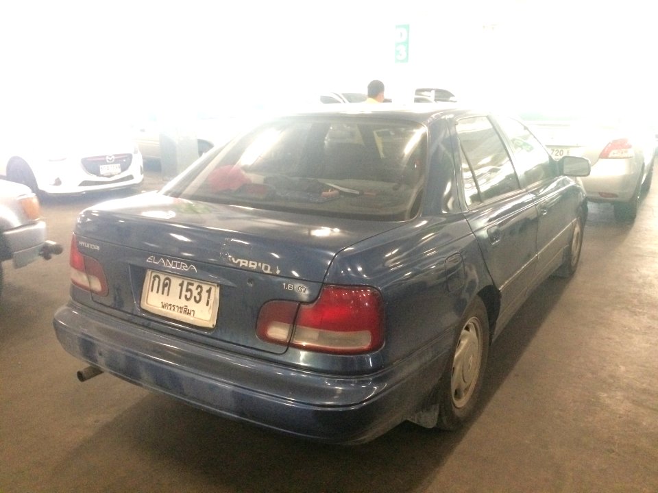 1993-1994_Hyundai_Elantra_(J1)_1.8_GT_Sedan_(12-08-2018)_03