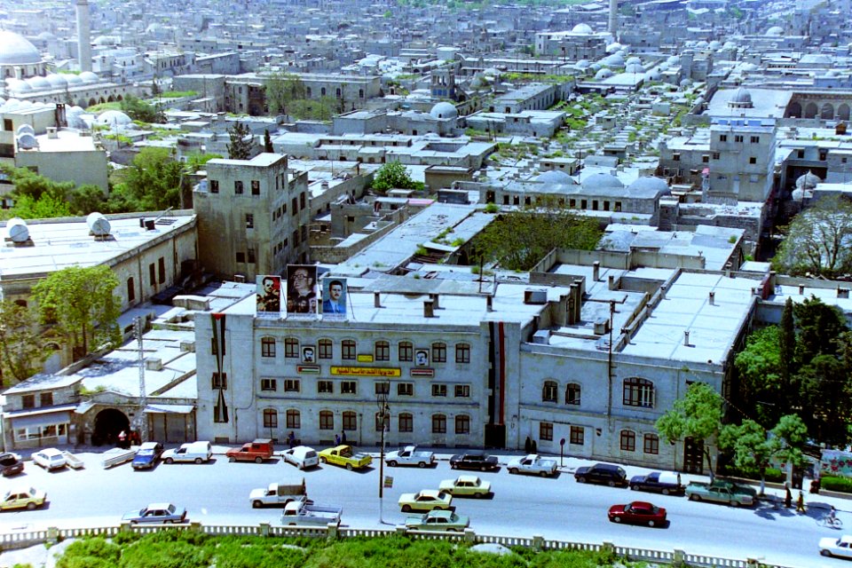 1996_Aleppo_view_from_Citadel_1._Spielvogel