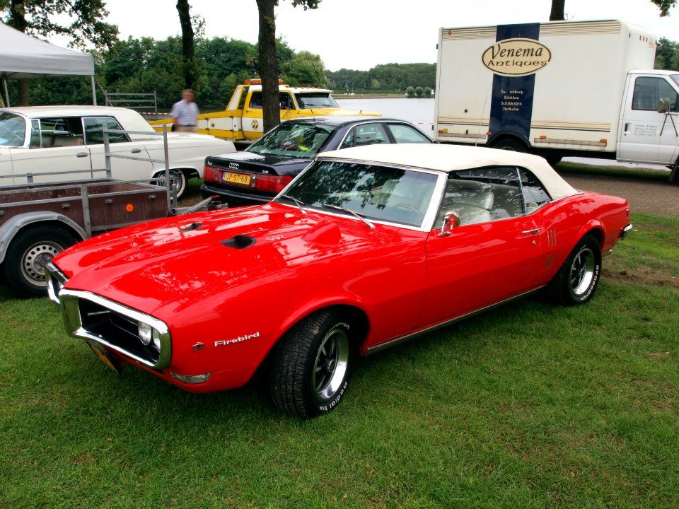 1968_Pontiac_Firebird_400,_Dutch_licence_registration_DM-57-71_p5
