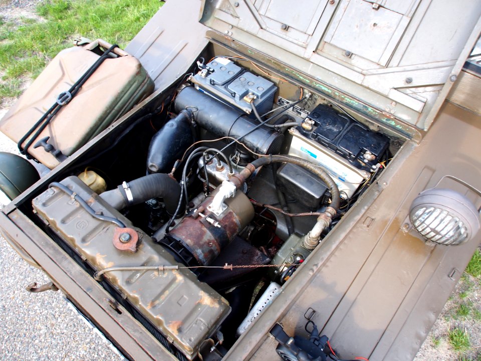 1977_Military_Auto_Union_Munga_engine,_pic4