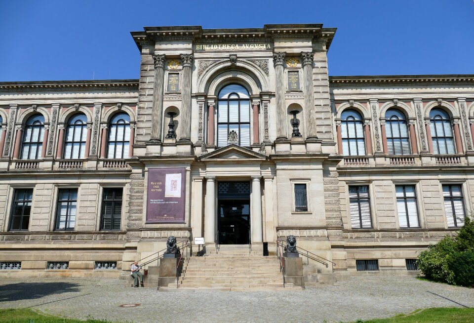 Building architecture library