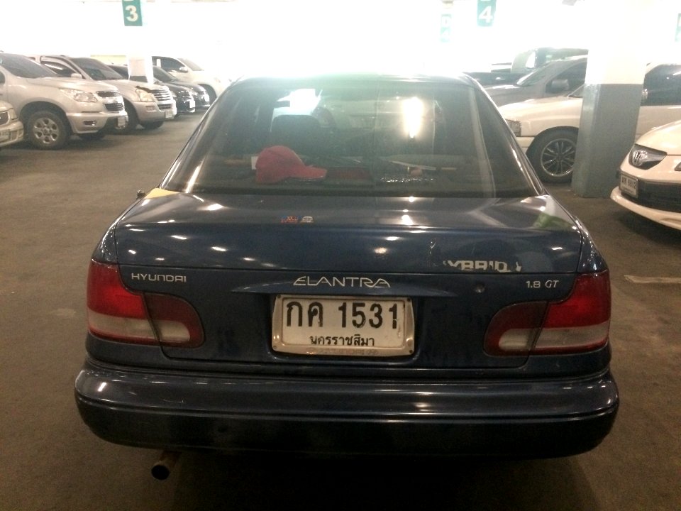 1993-1994_Hyundai_Elantra_(J1)_1.8_GT_Sedan_(12-08-2018)_04