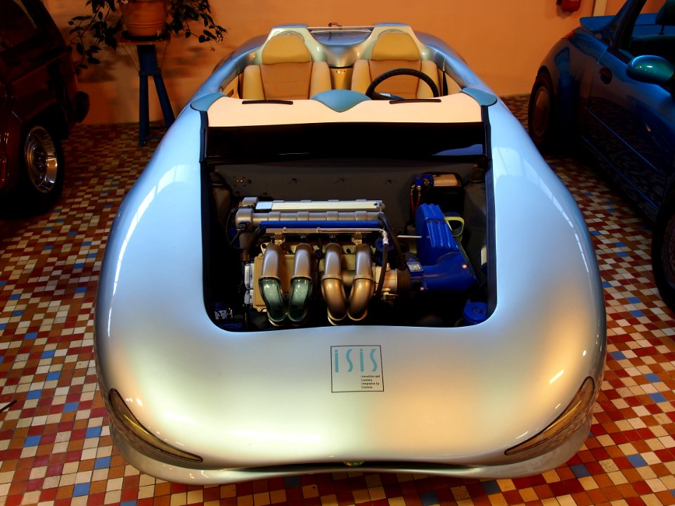 1997_Patrice_Dion_-_Siemens_ISIS_concept_car_at_the_Musée_Automobile_de_Vendée_pic-3