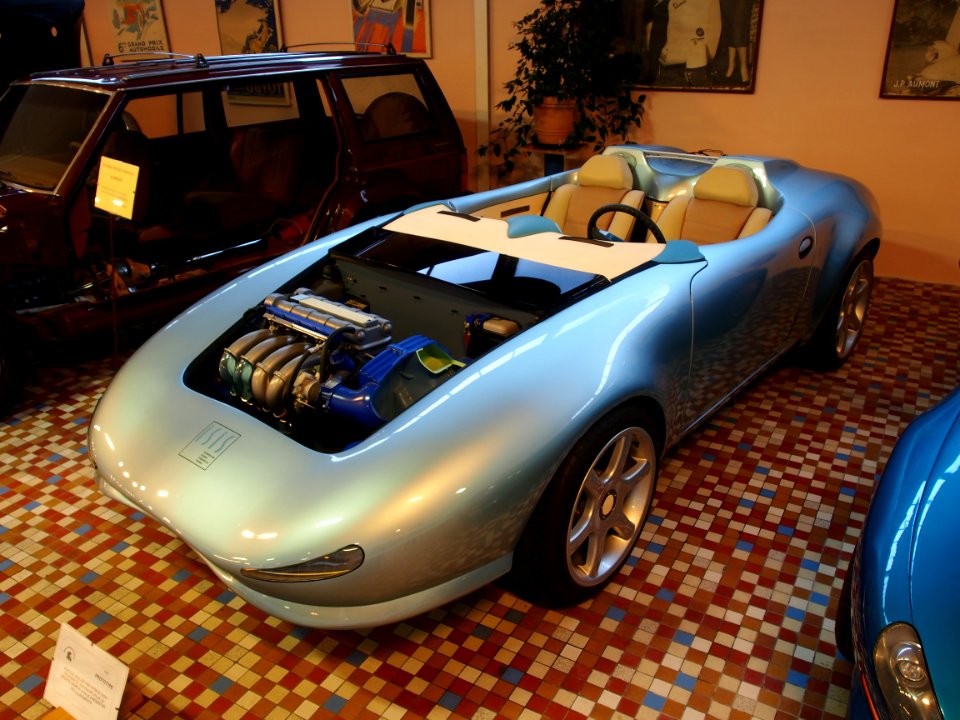 1997_Patrice_Dion_-_Siemens_ISIS_concept_car_at_the_Musée_Automobile_de_Vendée_pic-2