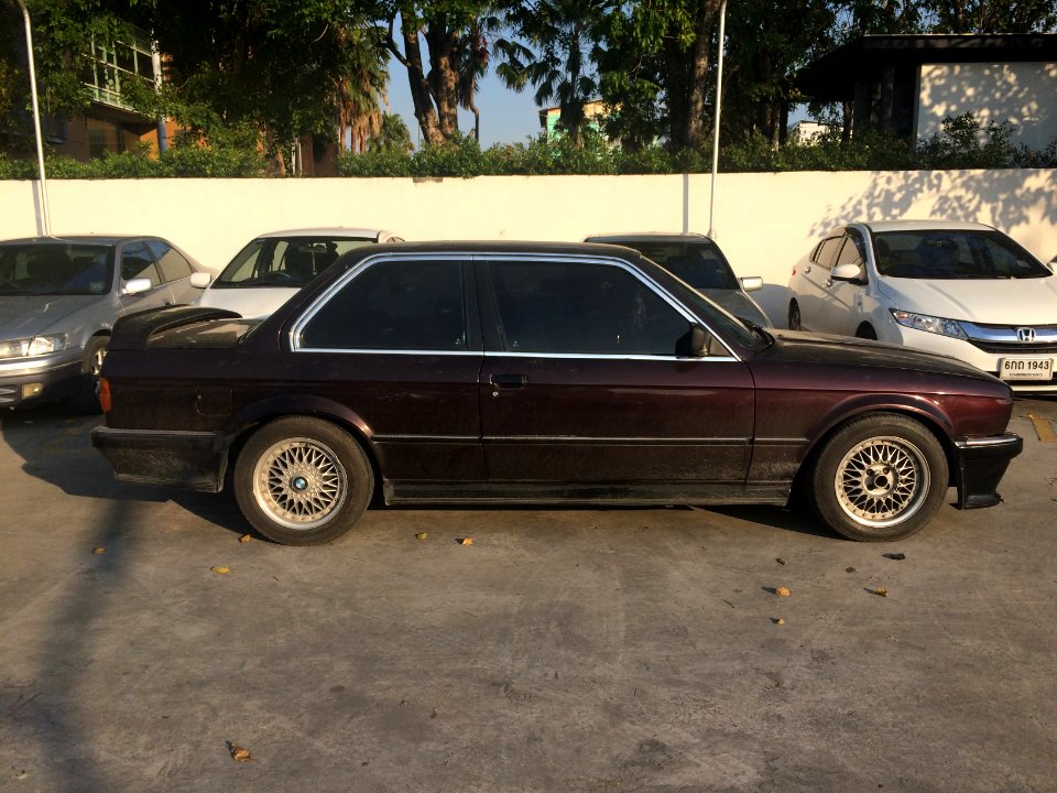 1986-1987_BMW_318i_(E30)_Coupé_(03-01-2018)_06