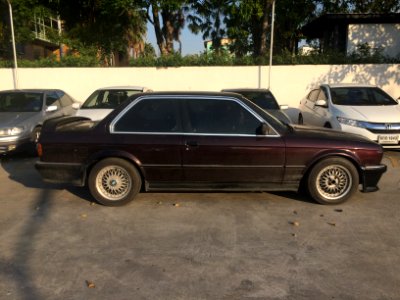 1986-1987_BMW_318i_(E30)_Coupé_(03-01-2018)_06