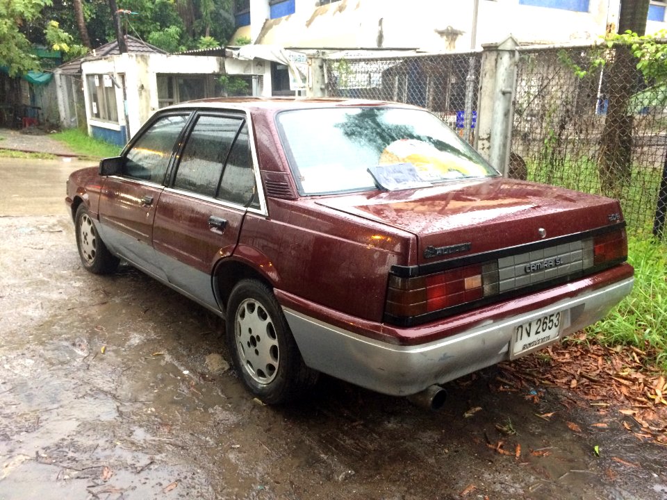 1986-1987_Holden_Camira_(JE)_SL_Sedan_(28-08-2018)_02