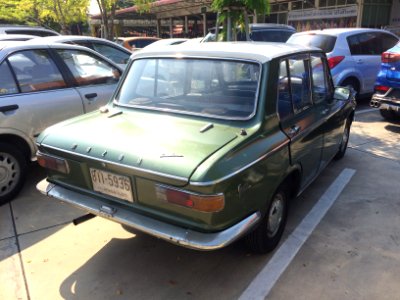 1967-1968_Mazda_Familia_(SSA)_1000_DeLuxe_4-door_sedan_(14-04-2018)_04