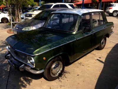 1967-1968_Mazda_Familia_(SSA)_1000_DeLuxe_4-door_sedan_(14-04-2018)_02