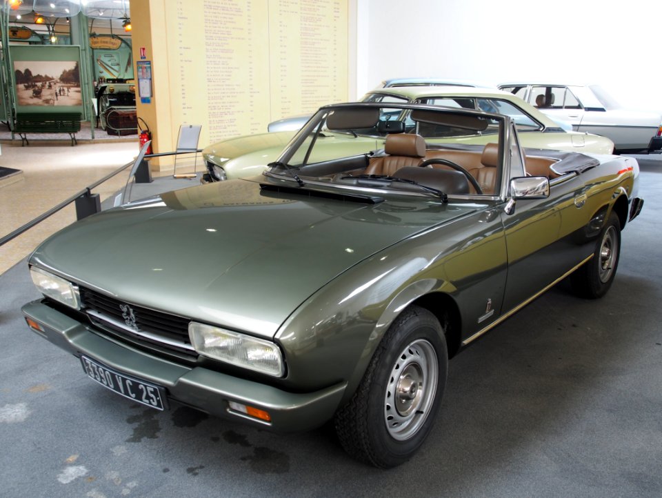 1969_Peugeot_504_Cabriolet_V6_Pininfarina_