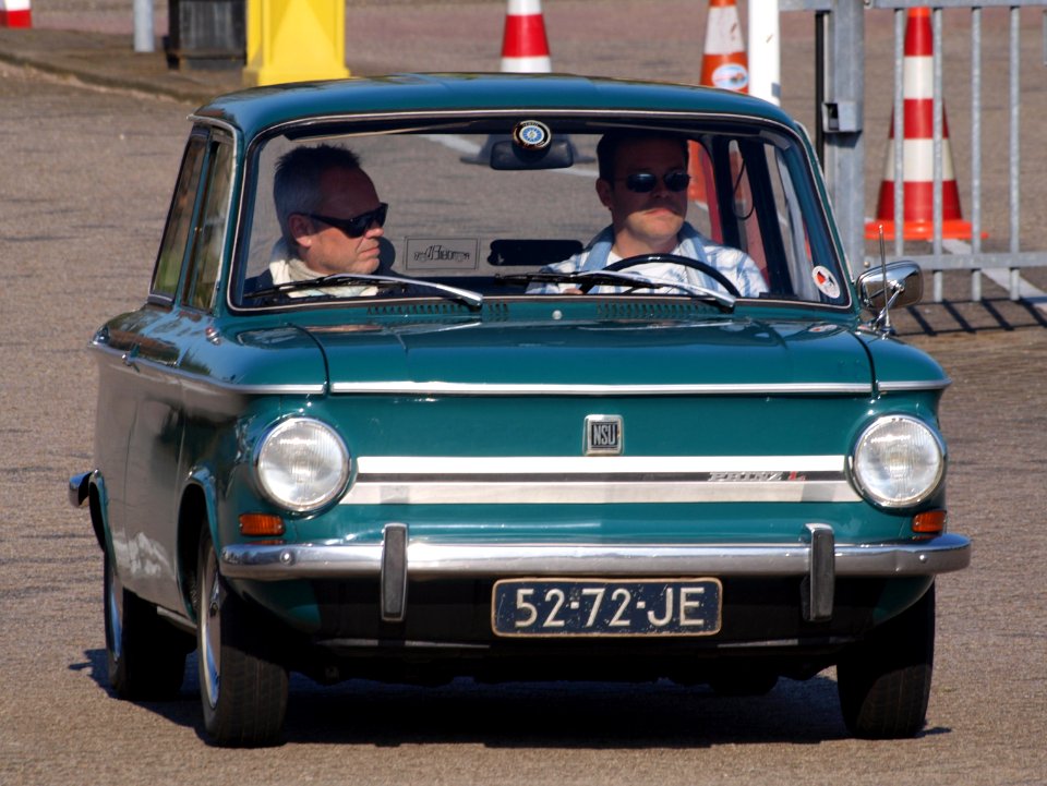1969_NSU_Prins_4,_Dutch_licecence_registration_52-72-JE,_pic2
