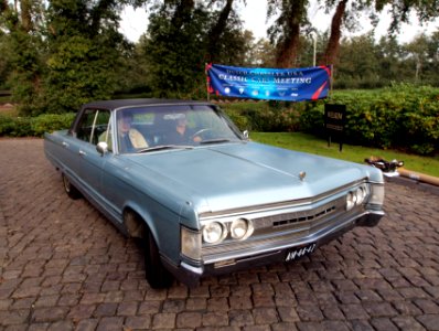 1967_Chrysler_Imperial_Le_Baron_photo-1
