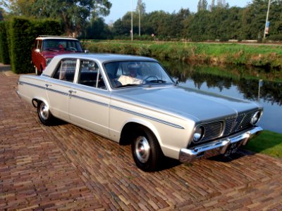 1967_Chrysler_Valiant_200_photo-3