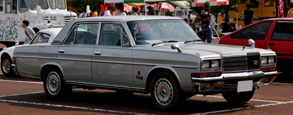 1985_Nissan_President_Sovereign_V8E_VIP