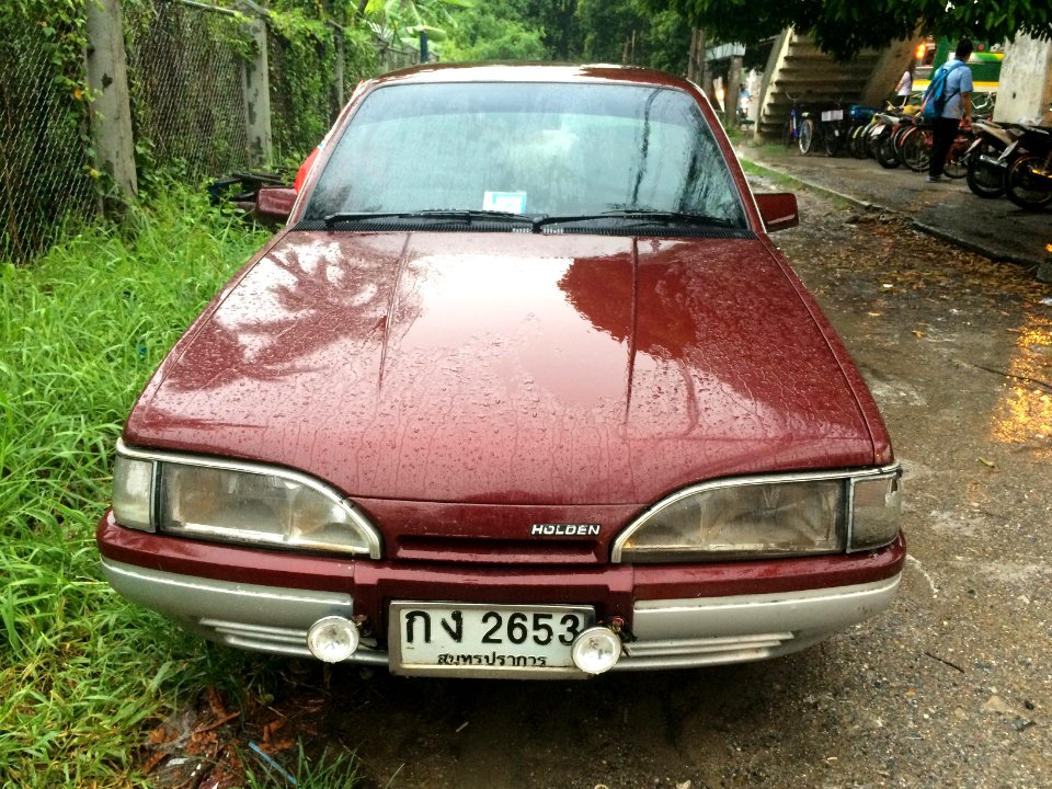 1986-1987_Holden_Camira_(JE)_SL_Sedan_(28-08-2018)_03