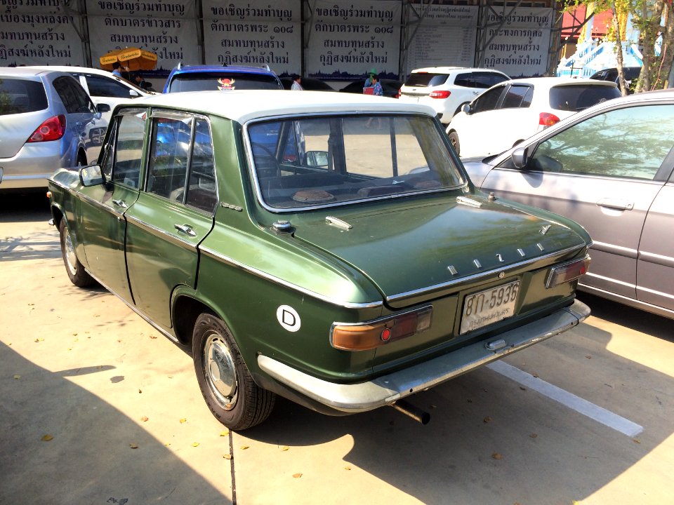 1967-1968_Mazda_Familia_(SSA)_1000_DeLuxe_4-door_sedan_(14-04-2018)_03