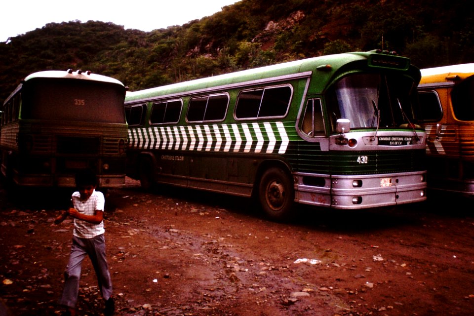 1984_muddy_bus_stop_in_Mexico_+_Running_boy._Archiv_Spielvogel