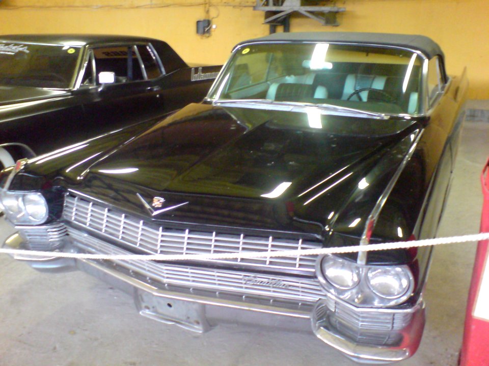 1969_Cadillac_De_Ville