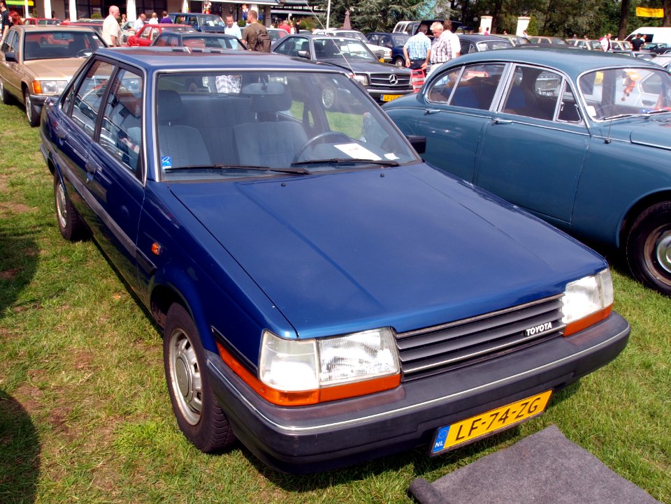 1984_Toyota_Carina_II_1.6_DX,_Dutch_licence_registration_LF-74-ZG