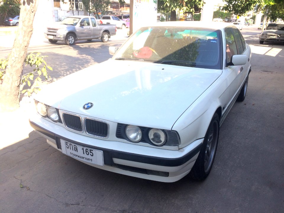 1995-1996_BMW_525iA_(E34)_Sedan_(18-03-2018)_03