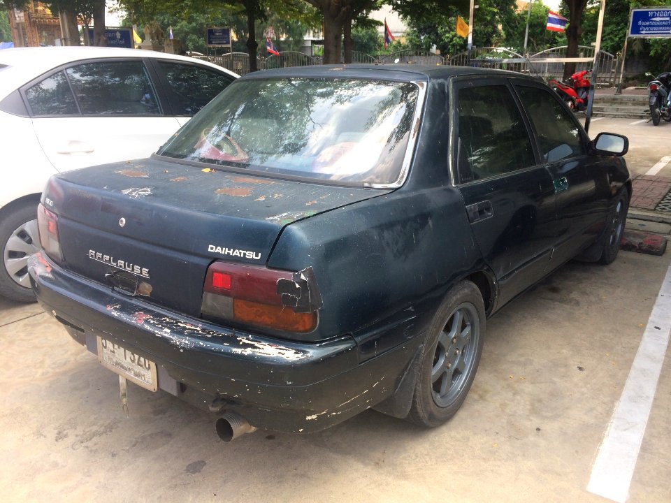 1993-1994_Daihatsu_Applause_(A101)_1.6_Xi_Liftback_(13-05-2018)_04