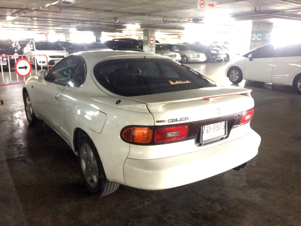 1992-1993_Toyota_Celica_(ST184)_GT_Liftback_(15-04-2018)_05