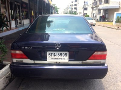 1995-1996_Mercedes-Benz_S600_(W140)_Sedan_(13-05-2018)_02