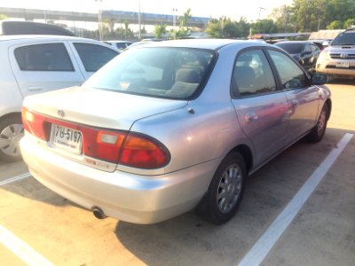 1995-1996_Mazda_323_(BH)_1.6_Interplay_Sedan_(10-04-2018)_03