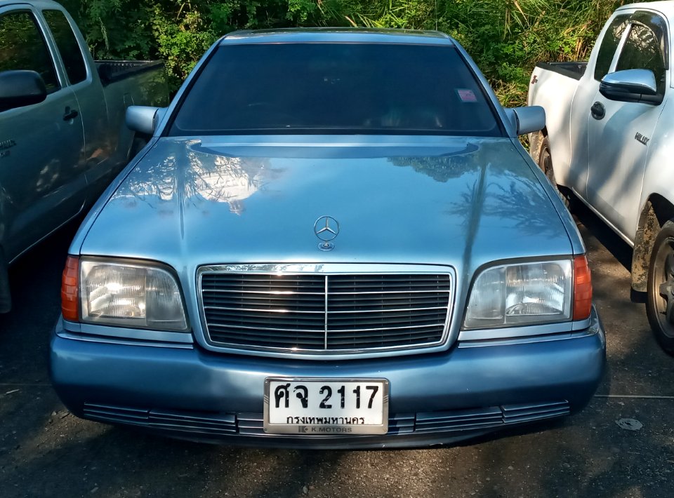1993-1994_Mercedes-Benz_S500_(W140)_Sedans_(28-01-2020)_02