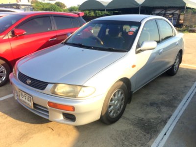 1995-1996_Mazda_323_(BH)_1.6_Interplay_Sedan_(10-04-2018)_01