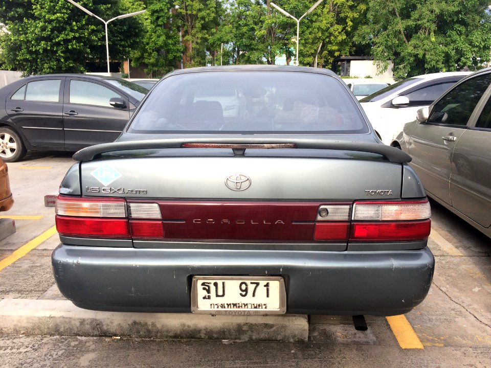 1995-1996_Toyota_Corolla_(AE101)_1.6_GXi_4-Auto_Sedan_(28-06-2018)_06