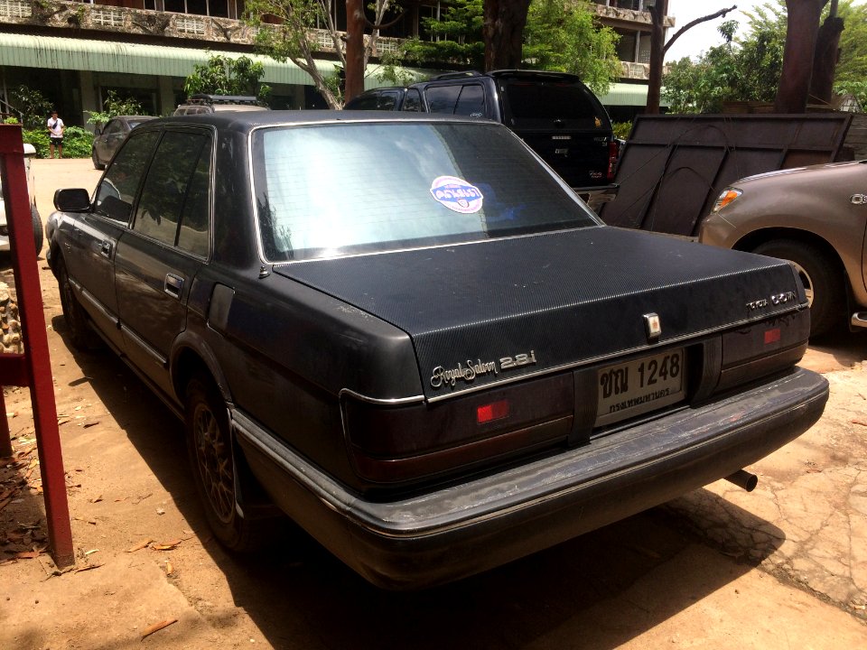 1990-1991_Toyota_Crown_(MS131)_2.8i_Royal_Saloon_(27-07-2018)_03