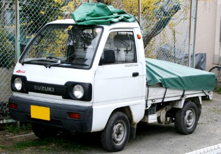 1990-1991_Suzuki_Carry