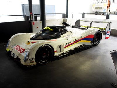 1992_Peugeot_905_Evolution_1.7_Le_Mans_winner,_driven_by_Derek_Warwick,_Yannick_Dalmas_and_Mark_Blundell_photo_7