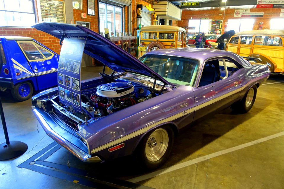 1970_Dodge_Challenger_R-T_-_Automobile_Driving_Museum_-_El_Segundo,_CA_-_DSC01710