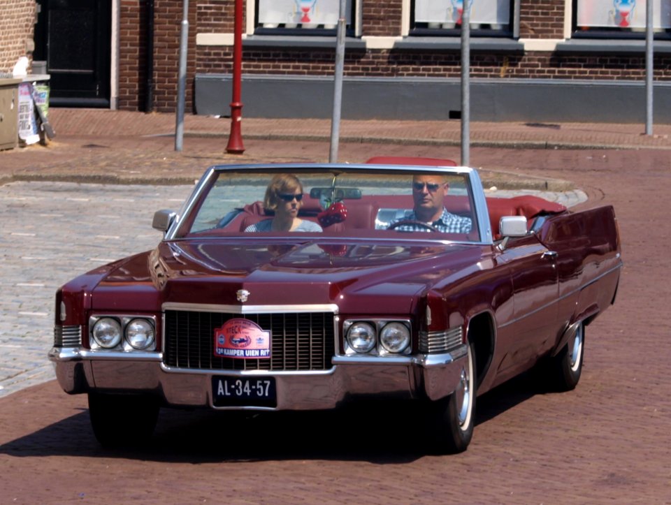 1970_Cadillac_De_Ville_AL-34-57_p2