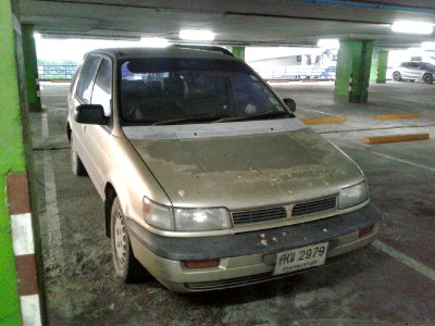 1992-1993_Mitsubishi_Space_Wagon_(N31)_GLXi_Automatic_Minivans_(16-11-2019)_01