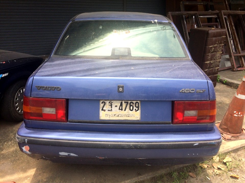 1994-1995_Volvo_460_GLT_Sedan_(27-07-2018)_03