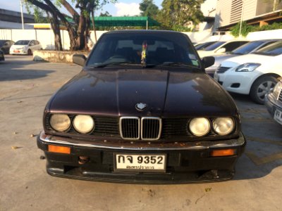 1986-1987_BMW_318i_(E30)_Coupé_(03-01-2018)_05