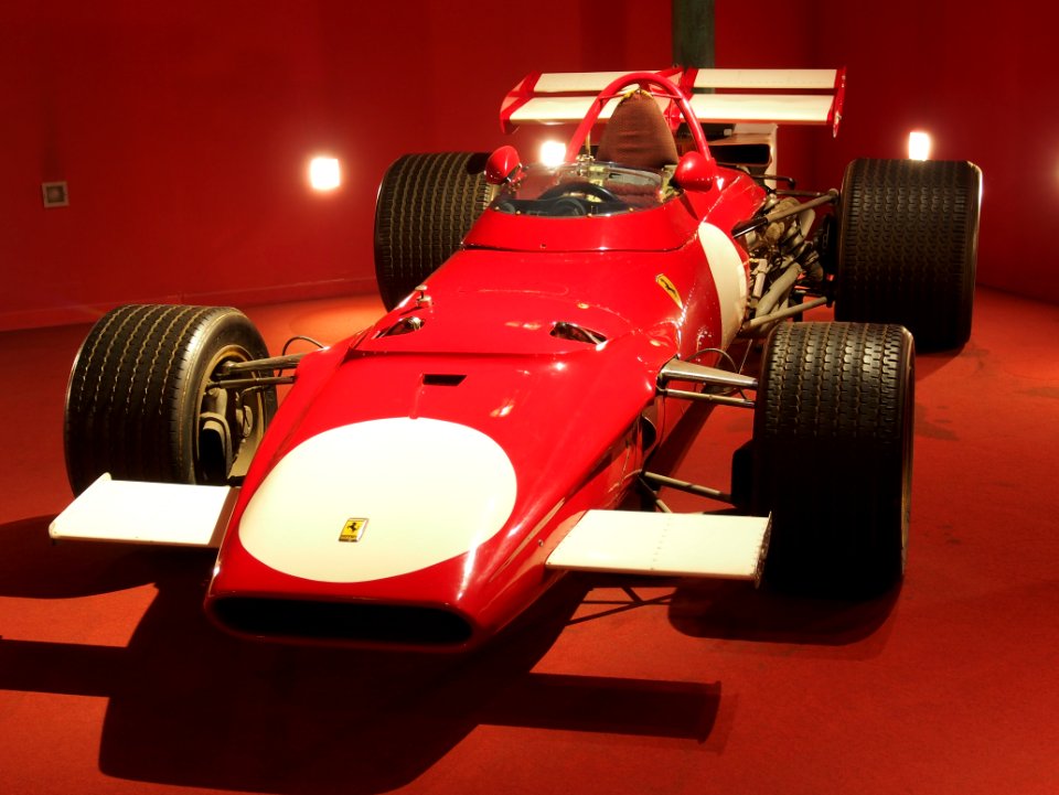1970_Ferrari_F1_312B_driven_by_Mario_Andretti,_pic1
