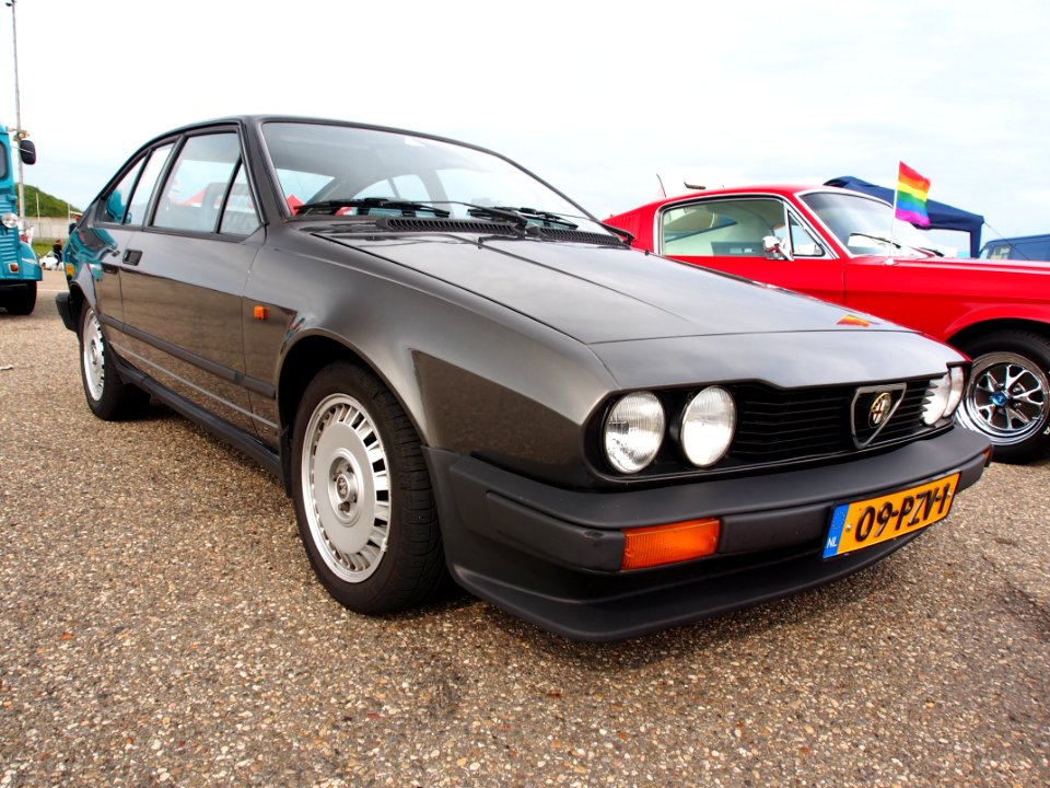1984_ALFA_ROMEO_GTV2.0,_licence_09-PZV-1,_pic1.0,_licence_09-PZV-1,_pic