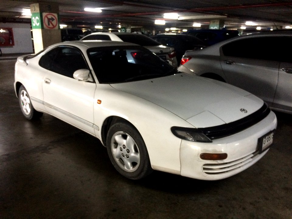 1992-1993_Toyota_Celica_(ST184)_GT_Liftback_(15-04-2018)_01