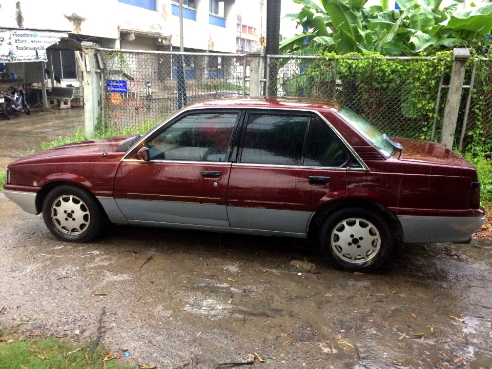 1986-1987_Holden_Camira_(JE)_SL_Sedan_(28-08-2018)_05