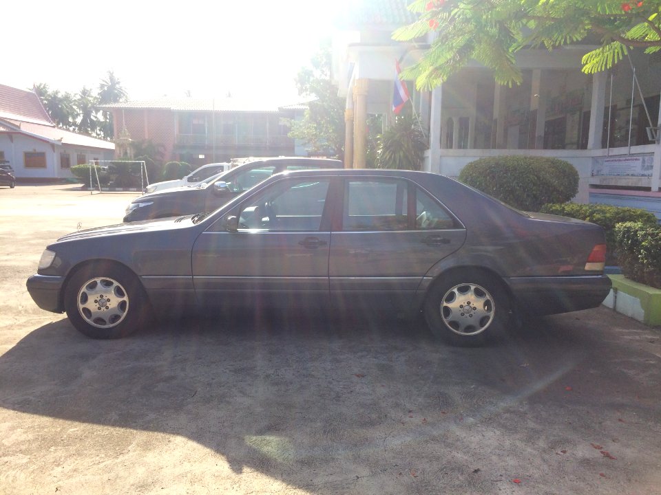 1996-1997_Mercedes-Benz_S280_(W140)_Sedan_(03-06-2018)_05